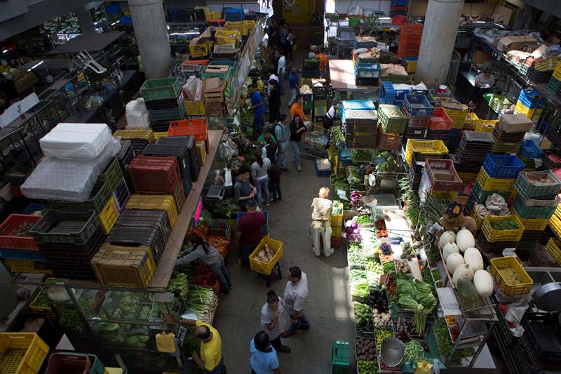  Inspectors oblige traders to lower 30% prices in the Venezuelan market